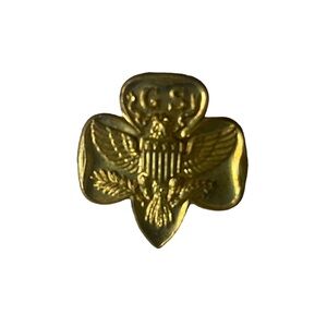 Vintage gold tone Girl Scout pin